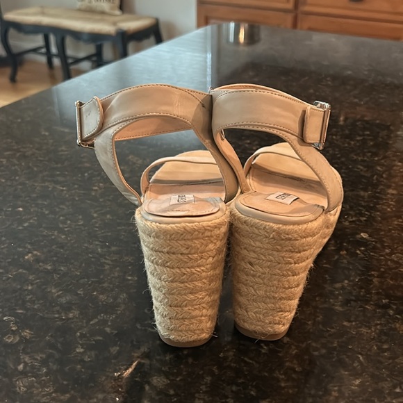 Sandals - Picture 6 of 7